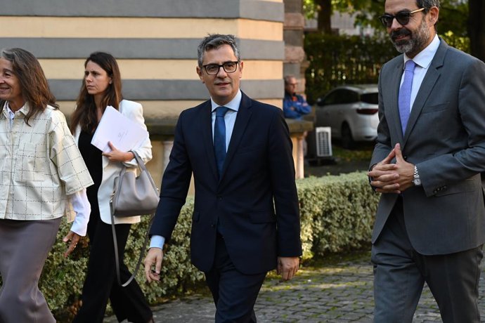 O Ministro da Justiça, Félix Bolaños, chega para dar declarações à imprensa antes de participar da Abertura do Ano Judicial 2025-2026, em 26 de setembro de 2025, em Bilbao, Vizcaya, País Basco (Espanha).