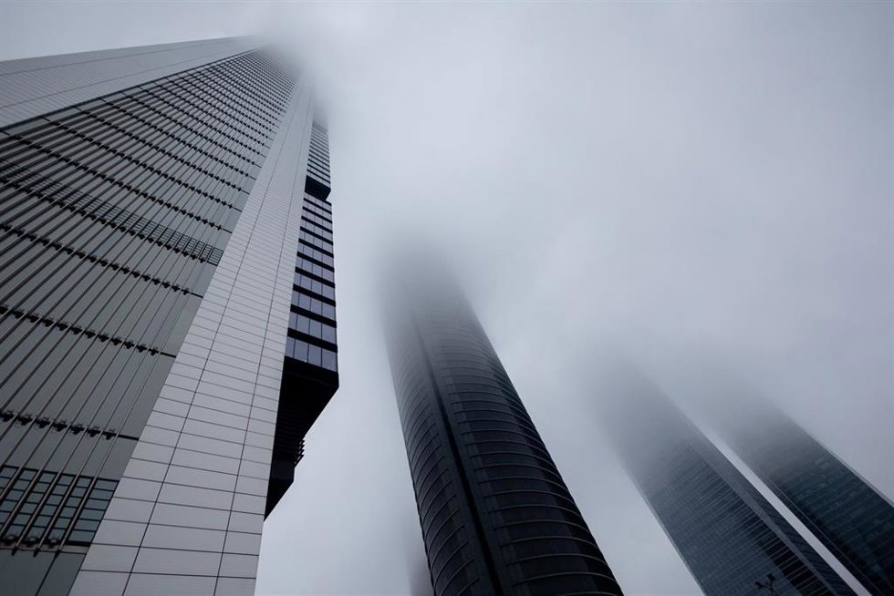 Archivo - Los rascacielos de las Cuatro Torres Business Area en Madrid (España).