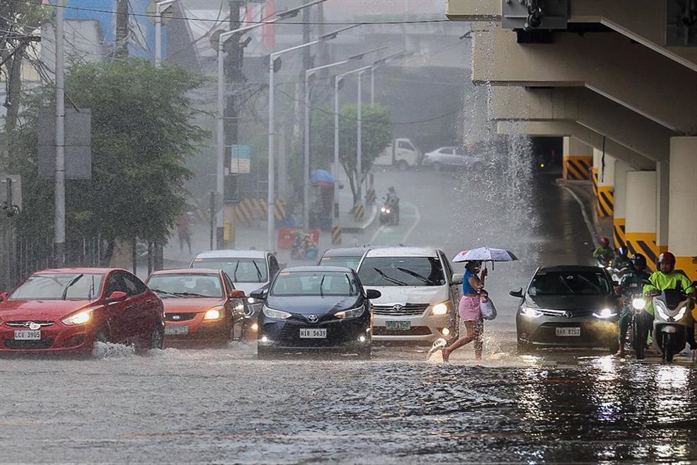 Imagen de archivo de una calle inundada por las fuertes lluvias en Filipinas.