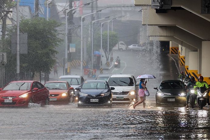 Imagen de archivo de una calle inundada por las fuertes lluvias en Filipinas.