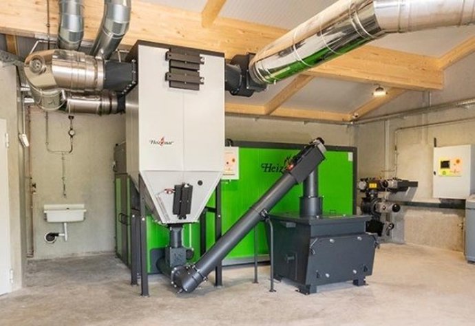 Caldera de biomasa para calentar piscinas