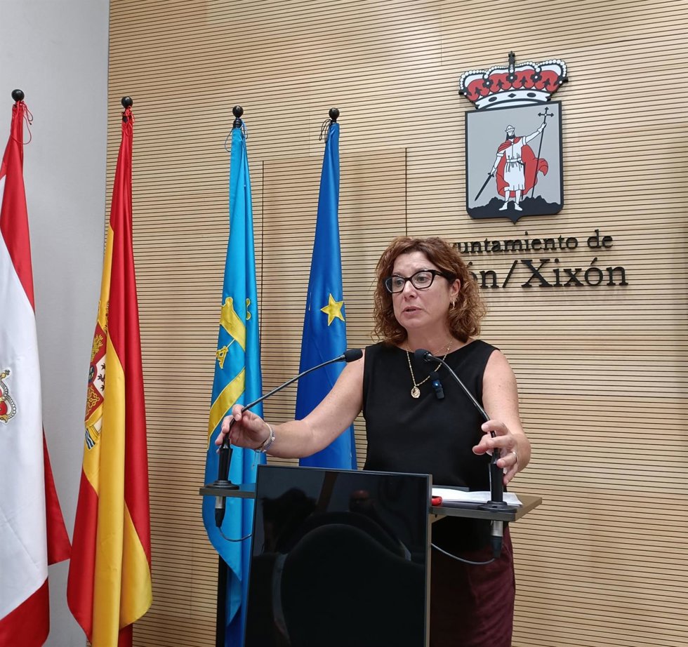 La portavoz del Grupo Municipal Socialista del Ayuntamiento de Gijón, Carmen Eva Pérez Ordieres.