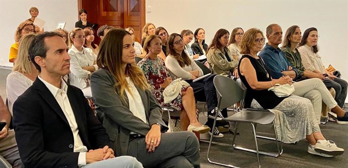 El presidente del IMAS y conseller insular de Bienestar Social, Guillermo Sánchez, en la presentación de la 'Guía sobre las funciones de las psicólogas y de los psicólogos en los servicios de acogimiento residencial'