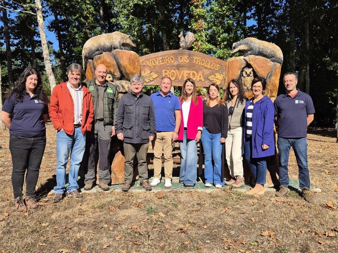 La conselleira de Medio Rural, María José Gómez, visita el vivero Os Trollos, situado en el municipio lucense de Bóveda