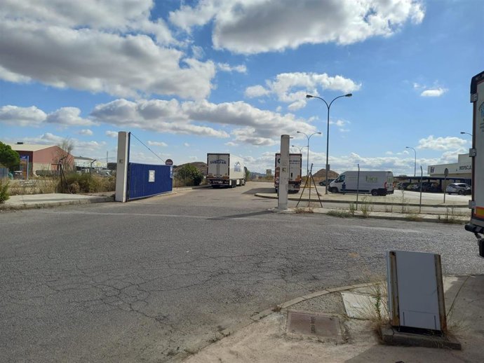 Acceso actual al polígono industrial de Albox (Almería).