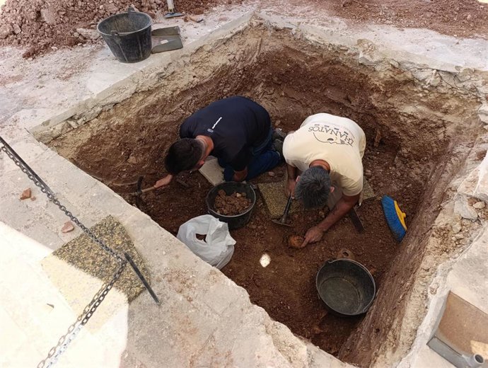Fosa en el cementerio de Benaocaz.