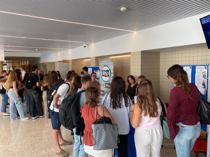 La Facultad de Enfermería y Fisioterapia de la UIB y el Servicio de Salud organizan por segundo año consecutivo una jornada para estudiantes de ciencias de la salud sobre buenas prácticas