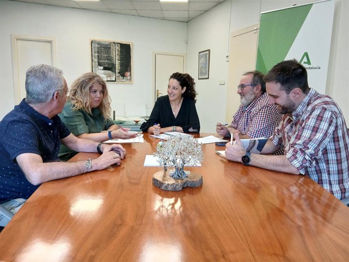Reunión con representantes de la Asociación de Artesanos de Úbeda.