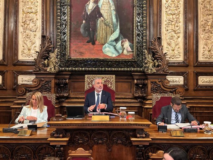 Collboni preside el pleno de septiembre de Barcelona