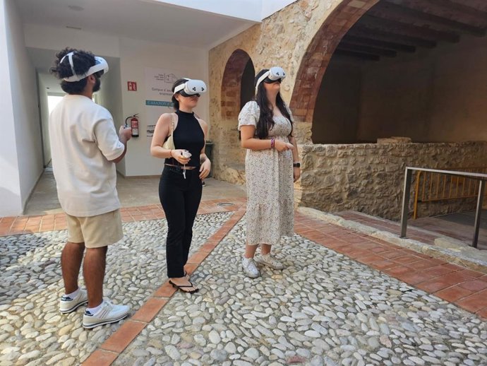 Calp (Alicante) ofrece visitas virtuales a la Muralla Roja de Bofill