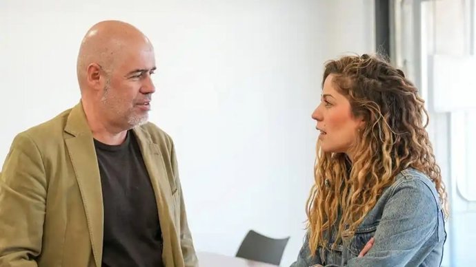El secretario general de CCOO, Unai Sordo, durante una reunión con la coordinadora general de Sumar, Lara Hernández.