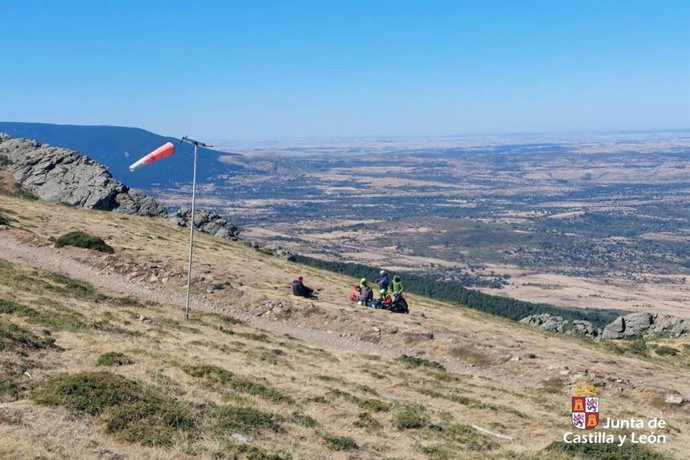 Imagen del rescate al parapentista herido en Arcones (Segovia)
