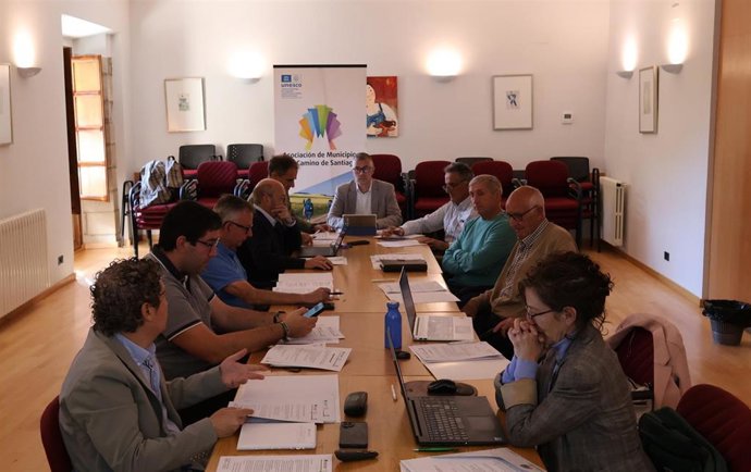 La Junta de la AMCS repasa en Navarrete el desarrollo de proyectos en marcha vinculados con la sostenibilidad, la cooperación internacional y la promoción cultural del Camino.