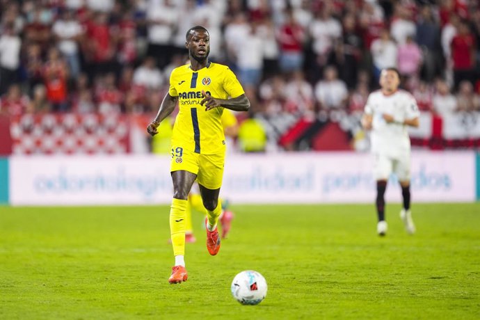 Nicolas Pepe of Villarreal CF in action during the Spanish league, LaLiga EA Sports, football match played between Sevilla FC and Villarreal CF at Ramon Sanchez-Pizjuan stadium on September 23, 2025, in Sevilla, Spain.