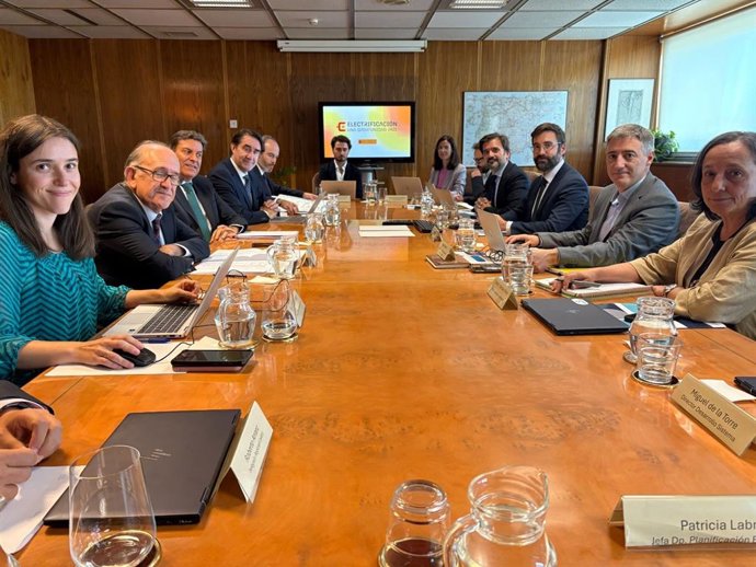 Reunión entre Junta y Gobierno central sobre la Planificación de electricidad con horizonte 2030.