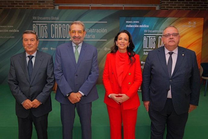 El consejero de Sanidad, Jesús Fernández Sanz, ha asistido al XIV Encuentro de Altos Cargos de la Administración Sanitaria, que se ha celebrado en Segovia.