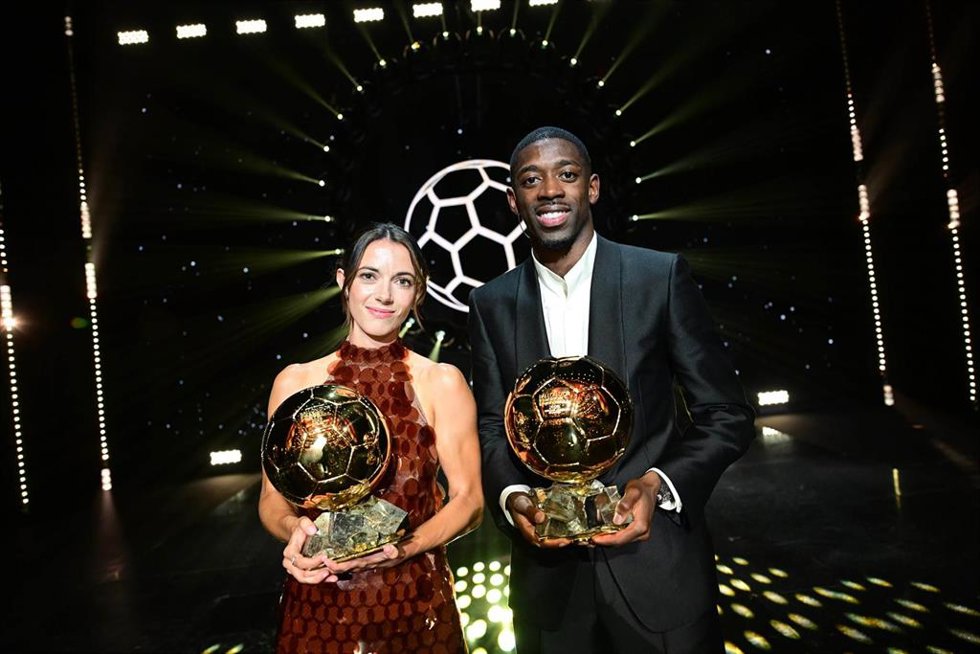 Aitana Bonmatí y Ousmane Dembélé, con sus respectivos Balones de Oro