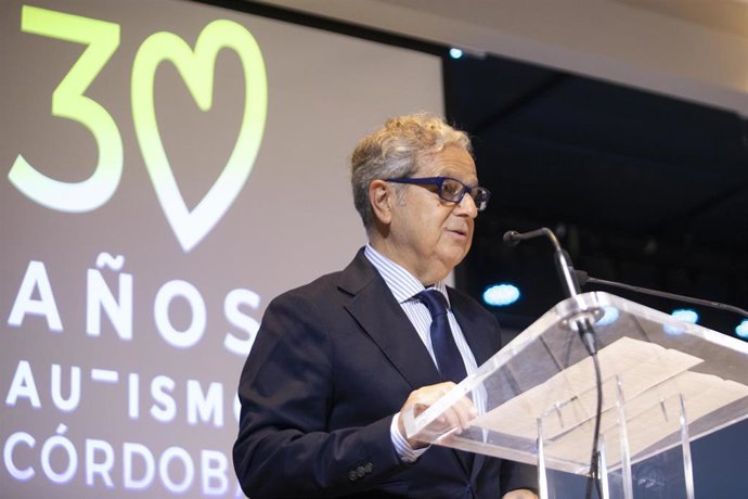 El presidente de la Diputación de Córdoba, Salvador Fuentes, en el acto del 30 aniversario de Autismo Córdoba.