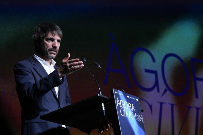 El ministre de Cultural, Ernest Urtasun, durant la inauguració d'Àgora Cívica del Mondiacult, en el CCCB, a 26 de setembre de 2025