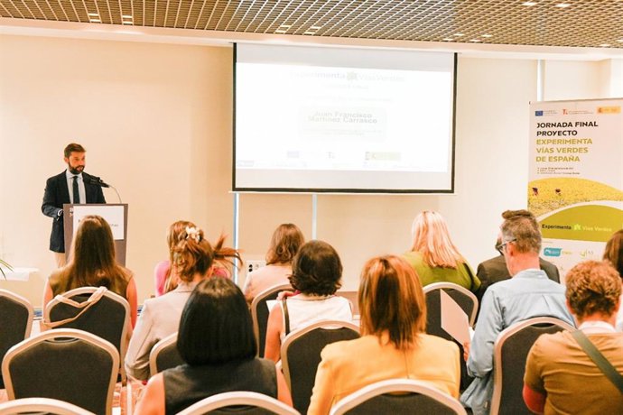 Un momento de la intervención del director del Instituto de Turismo, Juan Francisco Martínez, en el acto celebrado esta semana en Murcia.