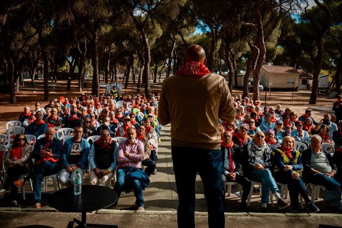 El secretario general de UGT en Castilla y León, Óscar Lobo, en su intervención frente a los asistentes al I Encuentro de Personas Mayores, celebrado en Valladolid.