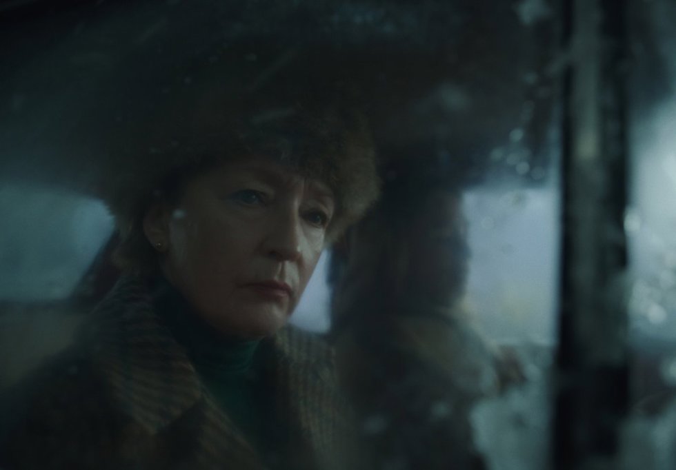 Lesley Manville protagoniza junto con Tom Burke esta película.