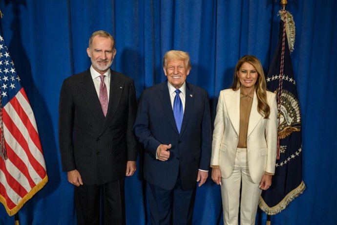 O rei Felipe VI (à esquerda) e o presidente dos EUA, Donald Trump (à direita), durante sua reunião em Nova York, Estados Unidos.