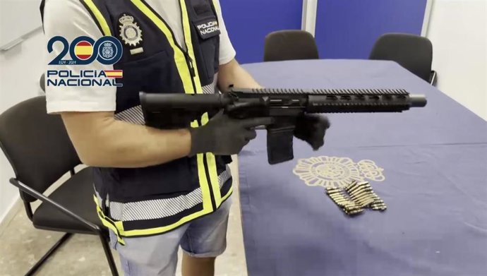 Fusil de asalto usado por un sicario menor de edad que asesinó a un holandés de 25 años en Fuengirola (Málaga) en diciembre de 2024