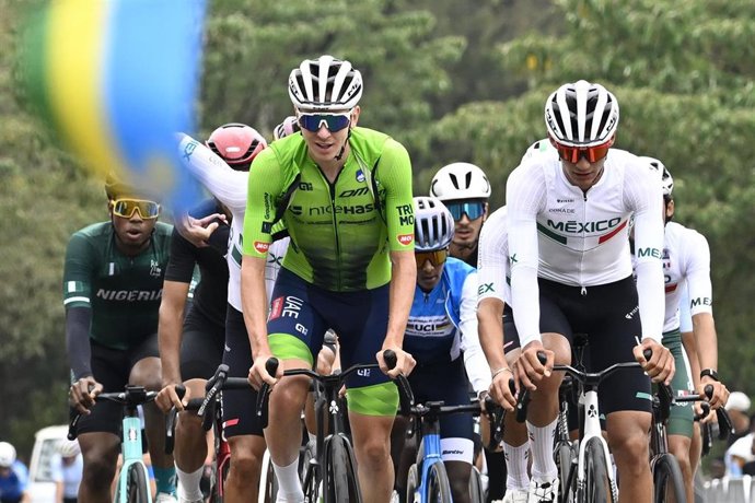 Tadej Pogacar durante un entrenamiento previo a la prueba de ruta masculina élite del Mundial de Ciclismo en Ruta 2025, sobre un recorrido de 267,5 km con salida y llegada en Kigali (Ruanda)