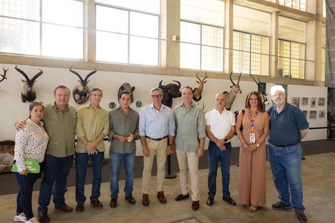 El portavoz de Vox en Andalucía, Manuel Gavira, este sábado en su visita a la Feria de la Caza en Jerez de la Frontera (Cádiz).