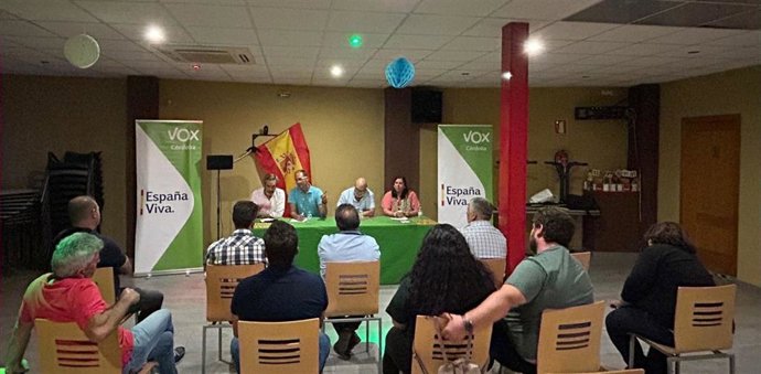 Un momento de la mesa sobre la lengua azul organizada por Vox en Belalcázar.