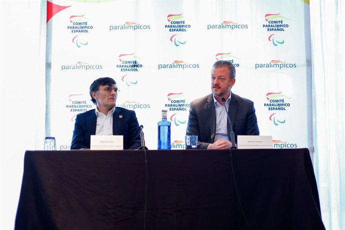 Archivo - Andrew Parsons, President of the International Paralympic Committee and Alberto Duran, President of the Spanish Paralympic Committee CPE, attend a press conference at Hotel Ilunion Atrium on December 10, 2024, Madrid, Spain.