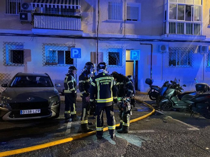 Muere un hombre y otro resulta herido en el incendio de una vivienda en el distrito madrileño de Latina