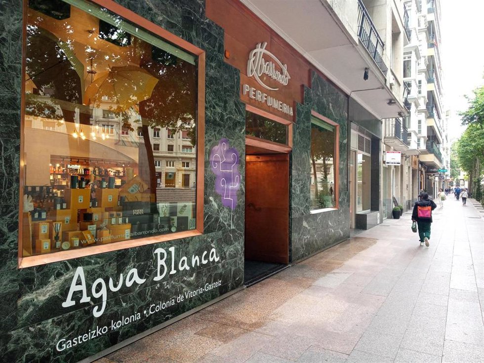 Archivo - Aenkomer expresa su preocupación por las implicaciones de la reducción de la jornada laboral en el comercio y hostelería