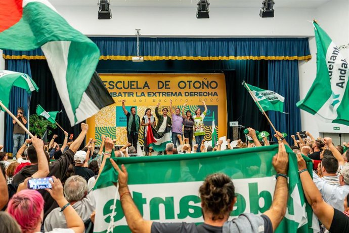 Imagen del mitin de cierre de la II Escuela de Otoño de Adelante Andalucía, que protagonizó su portavoz y candidato a la Presidencia de la Junta, José Ignacio García.
