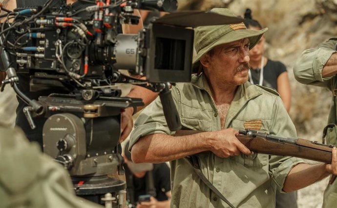 Víctor Clavijo, en el papel del sargento Bermejo, durante el rodaje de 'Carta Blanca' en el desierto de Tabernas (Almería).