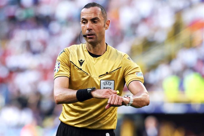 Archivo - El árbitro italiano Marco Guida