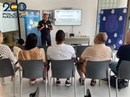 La Policía y asociaciones de extranjeros de Ibiza se reúnen para hablar de derechos humanos y prevención de delitos