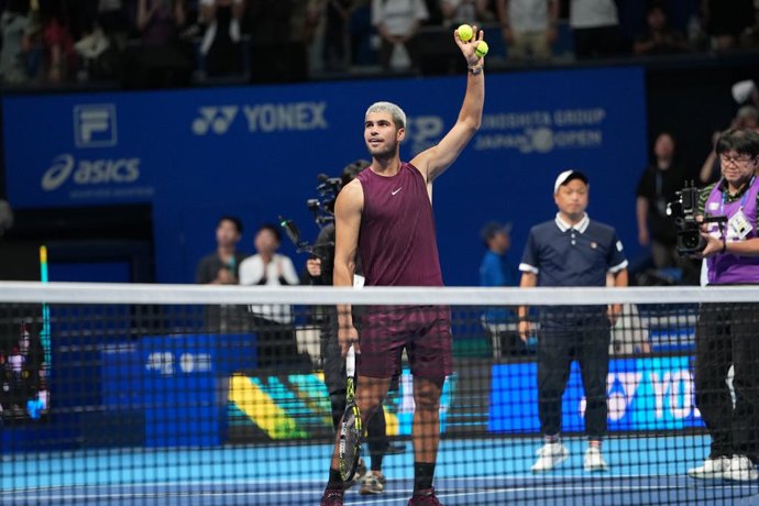 24 de setembro de 2025, Tóquio, Japão: Carlos Alcaraz, da Espanha, derrotou Sebastian Baez, da Argentina, por 6-4 6-2 no torneio de tênis aberto do Japão ATP500 2025 no estádio Ariake Tennis em Tóquio, Japão, em 25 de setembro de 2025