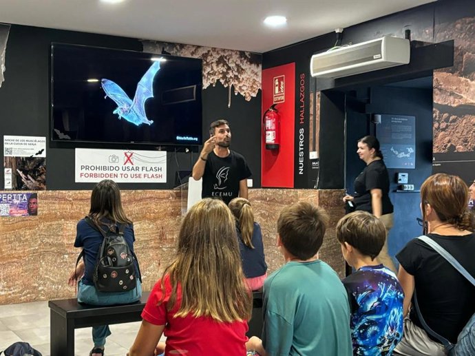 La Noche de los Murciélagos en La Cueva de Nerja.