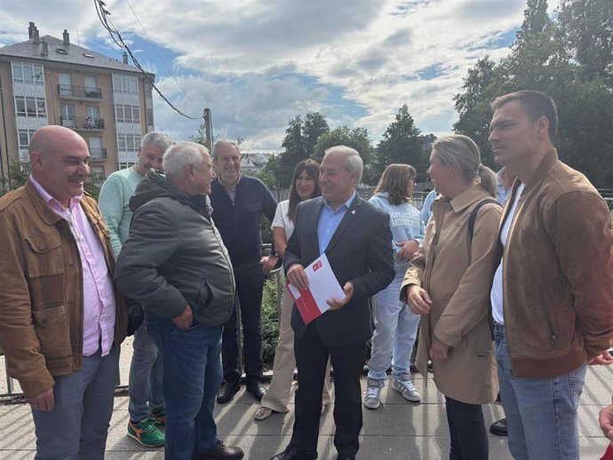 El secretario xeral del PSdeG en la provincia de Lugo y el presidente de la Diputación, José Tomé Roca.