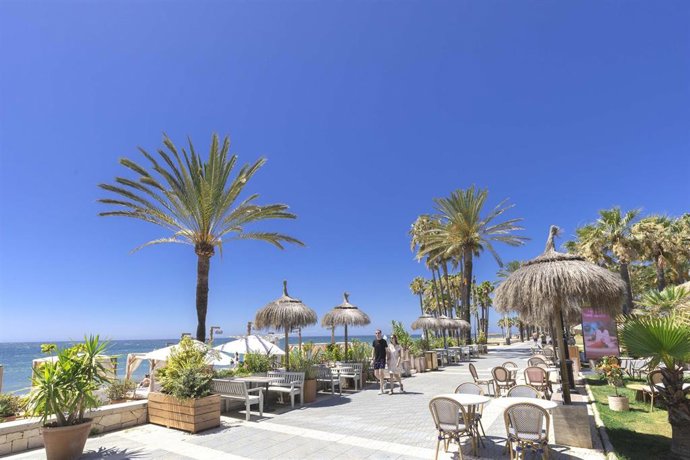 Archivo - Imagen del paseo marítimo de San Pedro de Alcántara.