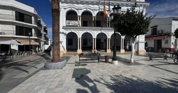 El Ayuntamiento de Almonte.