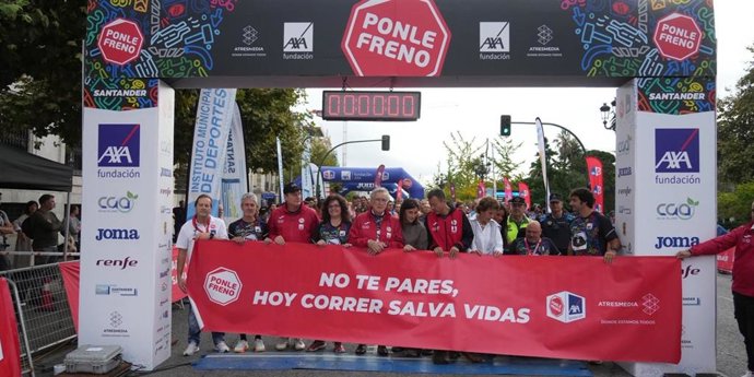Más de 1.200 corredores se citan en la carrera solidaria 'Ponle freno' en Santander, que bate récord de participación