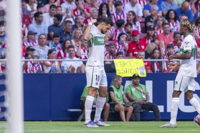 Archivo - August 23, 2025, Madrid, Madrid, Spain: GOAL RAFA MIR of ELCHE C. F. during the match belonging to La Liga season 25/26 EA SPORT soccer "ATLETICO DE MADRID - ELCHE C.F." held on August 23, 2025, at the Riyadh Air Metropolitano, Madrid, Spain.
