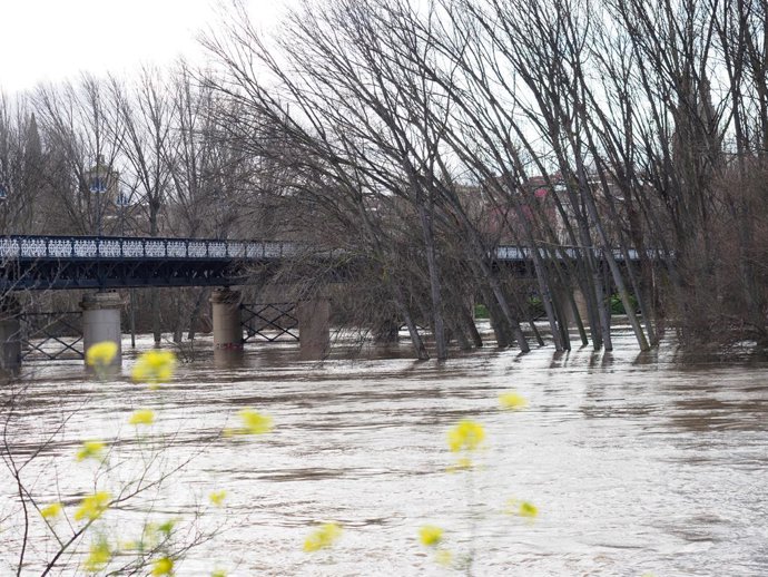 Archivo - Imatge de recurs del riu Ebre després d'un temporal
