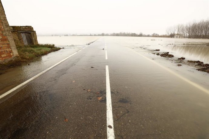 Archivo - Imatge de recurs d'una carretera inundada