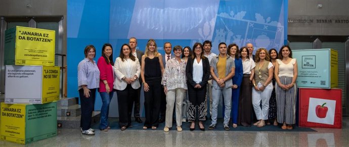 Amaia Barredo en la presentación de la campaña "La comida no se tira".