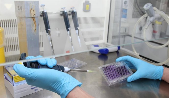 Archivo - Terapias experimentales.