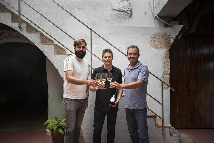 La marca Corpinnat incorpora Demost i suma 17 cellers
